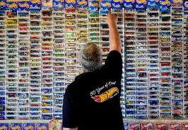 3.INTERNATIONAL HOT WHEEL COLLECTION