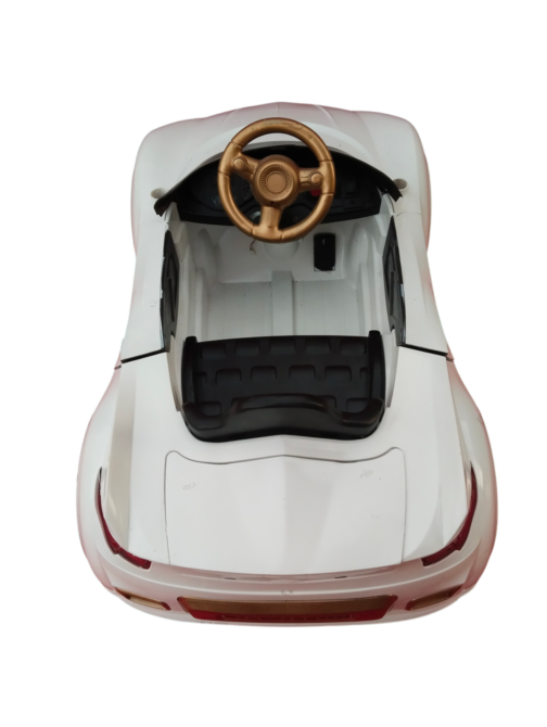 WHITE SPORTS CAR - Image 6
