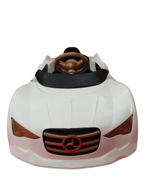 WHITE SPORTS CAR - Image 2