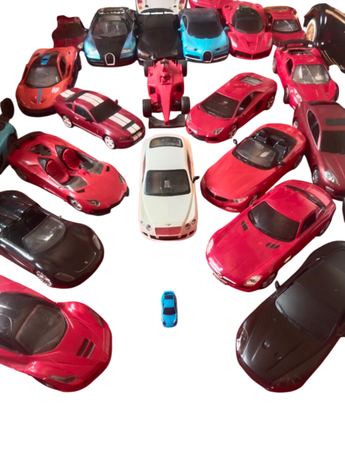 6.INTERNATIONAL RC CAR COLLECTION - Image 4